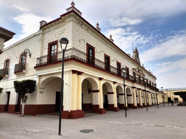 Los dos concejales volverán a ocupar su puesto.