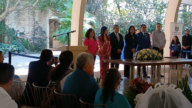 141 parejas contrajeron matrimonio en la campa&ntilde;a 'S&iacute;, acepto' del DIF Cuernavaca