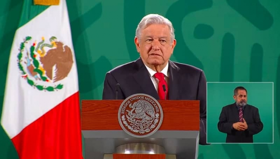 AMLO defiende a Manuel Barlett.