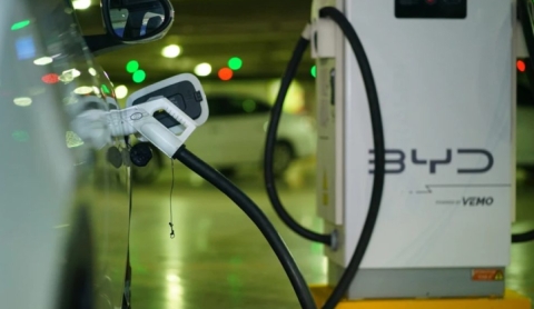 BYD Revoluciona la Carga de Vehículos Eléctricos con un Sistema de 5 Minutos