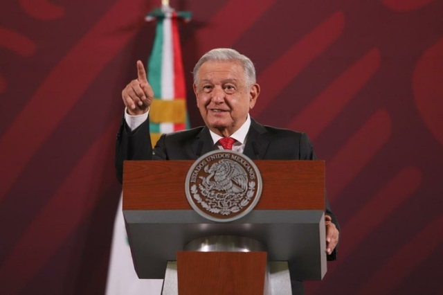 AMLO cumplirá orden judicial: Detendrá distribución de libros en Chihuahua