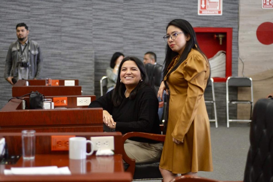 Apercibe juzgado a Congreso con multa y destitución