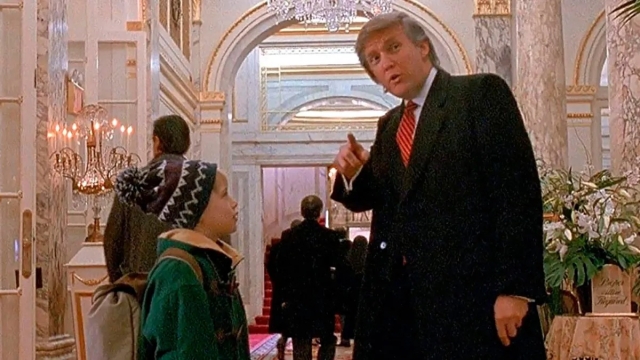 ¿Le suplicaron? Donald Trump participo en mi pobre angelito 2