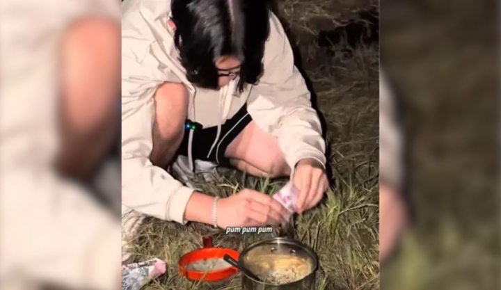 Joven prepara ramen en aguas termales y se vuelve viral