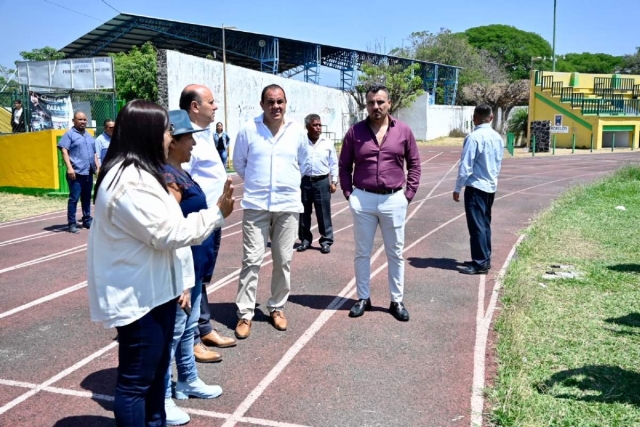 Acuerdan Cuauhtémoc Blanco y alcalde de Cuautla rehabilitación de la unidad deportiva “José María Morelos y Pavón”