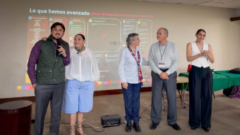 El secretario de Turismo de Morelos, Daniel Altafi, participó en la presentación del Distintivo de Turismo Comunitario y la Guía Nacional de Experiencias, encabezada por la secretaria de Turismo de México, Josefina Rodríguez Zamora. 