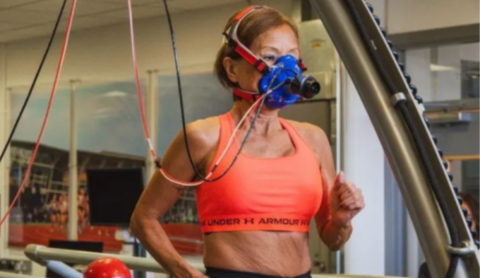 Jeannie Rice, la maratonista de 77 años que desafía la edad y asombra a la ciencia