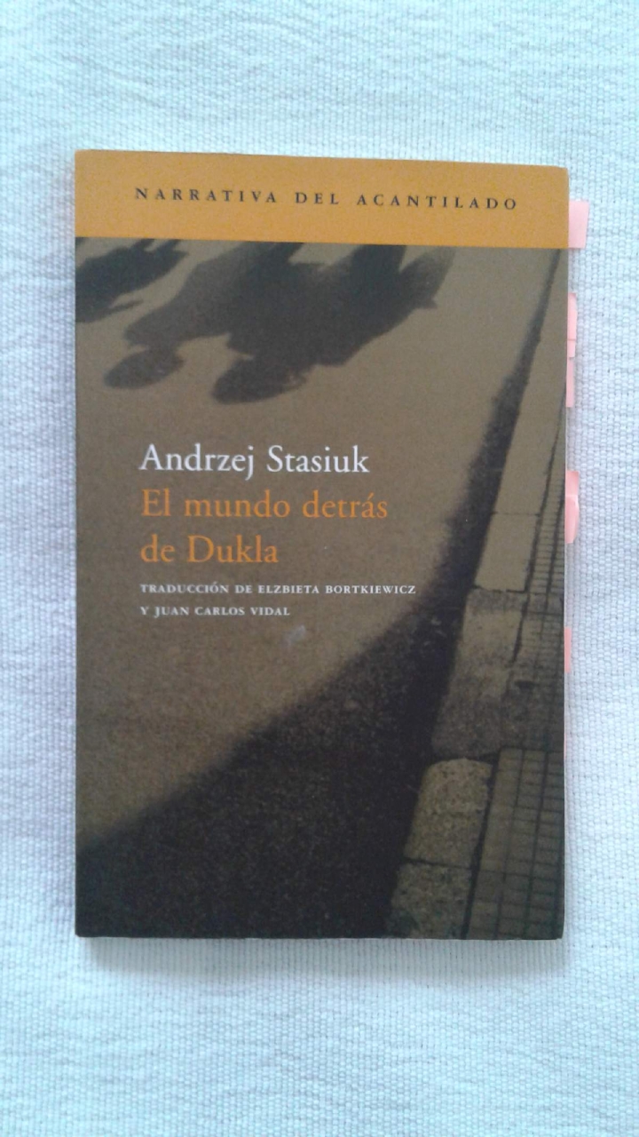 El mundo detrás de Dukla se disfruta desde la primera página. 