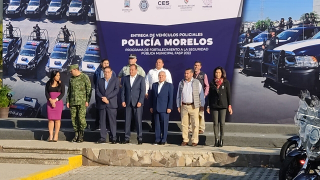 Entrega gobernador vehículos policiales para fortalecer la seguridad