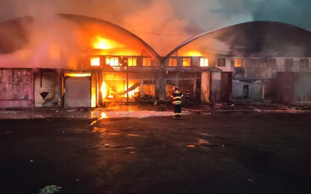 Incendio en la Central de Abasto de CDMX afecta 70 locales
