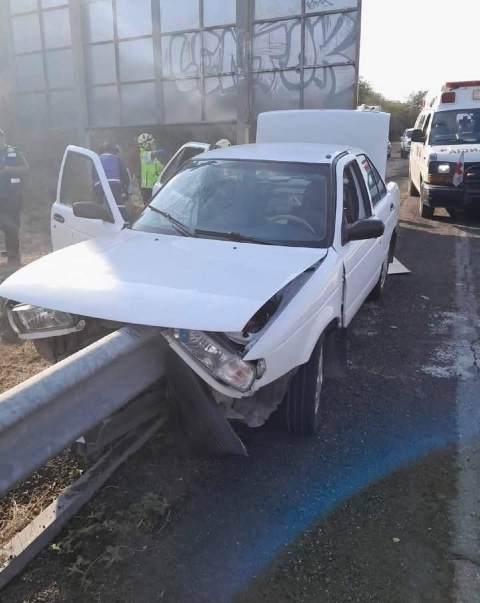 Paramédicos de diversas corporaciones atendieron a los afectados.