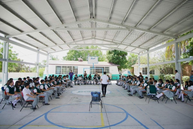 Con la intención de hacer conciencia entre la población infantil, las autoridades ofrecieron la plática informativa para identificar las violencias hacia las mujeres.