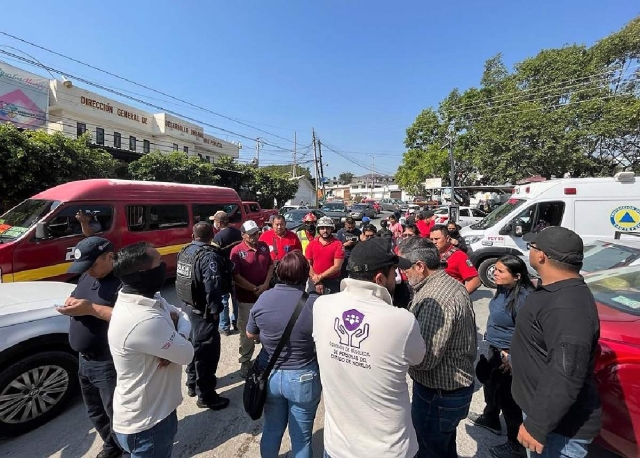 Rescatistas se sumaron a la búsqueda de los menores.