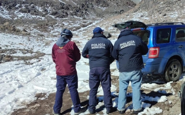 Rescatan a 3 alpinistas en Pico de Orizaba, continúa búsqueda del guía