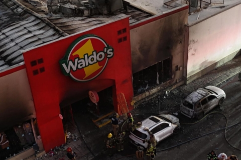 Incendio en tienda Waldo’s de Hermosillo deja 23 muertos y varios heridos
