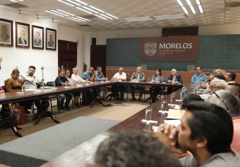 Este viernes, autoridades estatales y municipales sostuvieron una reunión con comerciantes del mercado.