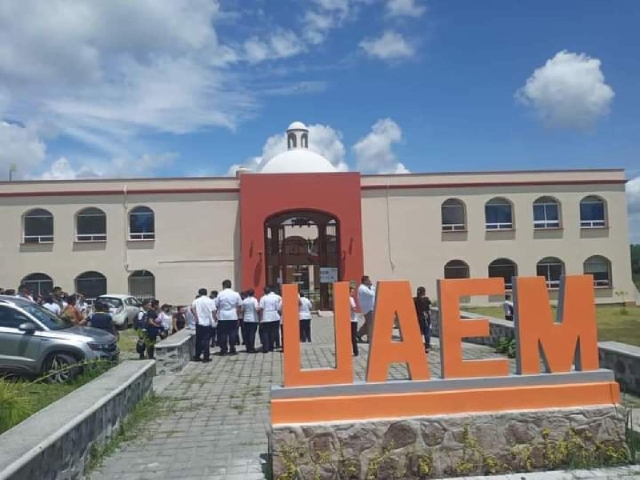 Las instituciones educativas de la región fueron evacuadas.