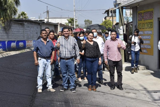 Funcionarios municipales, en cabezazos por el alcalde, pusieron en marcha los trabajos.