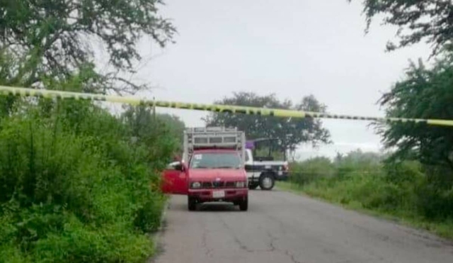 Arrojan dos cuerpos en la carretera Temoac-San Bartolo