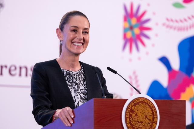 Sheinbaum asegura que el flujo de migrantes en la frontera ha caído un 75%