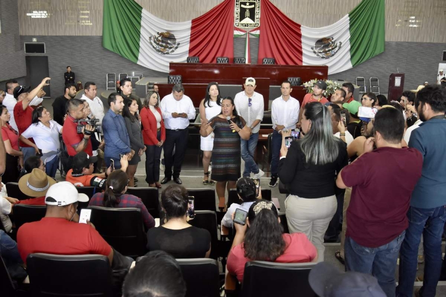 Atienden diputados demandas de los profesores del estado