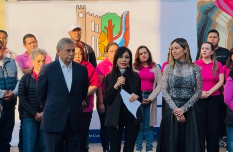 Entregan autoridades de Cuernavaca mil cobijas y 800 prendas para la temporada invernal