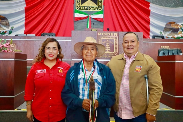 Destaca Tania Valentina Rodr&iacute;guez trayectoria de Sa&uacute;l Atanasio Roque, galardonado con la Presea Quetzalc&oacute;atl