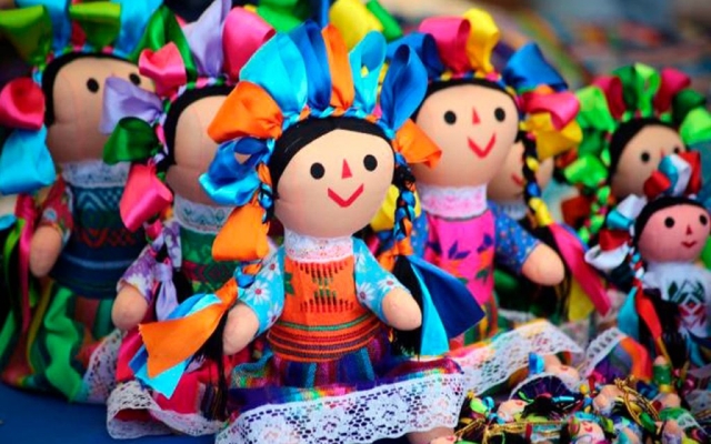 Explora la tradición y belleza en la feria de la muñeca Lele, CDMX