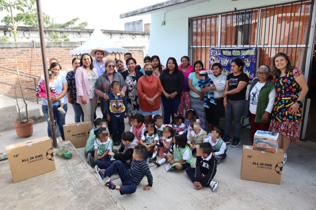 Contin&uacute;a llevando beneficios a planteles educativos la diputada Ruth Rodr&iacute;guez con el programa 'Diputada en tu escuela'