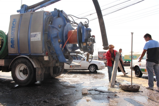 Intensifica SAPAC desazolves en drenajes