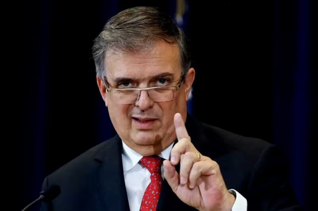 Ebrard denuncia ‘gran desorden’ en arranque de encuestas de Morena