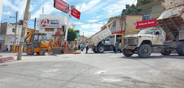 Los camioneros aseguran que el gobierno municipal tiene una deuda con ellos.