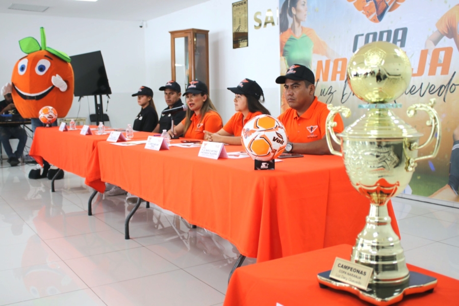 Presentan la 'Copa Naranja de Futbol Femenil Luz Dary Quevedo Maldonado' en el Congreso local