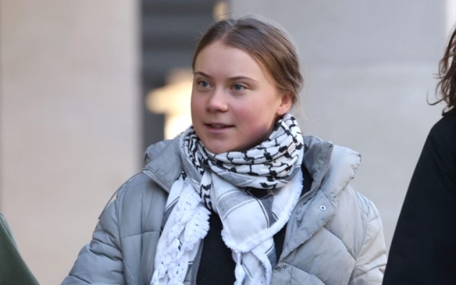 Greta Thunberg enfrenta juicio en Londres por protesta contra el petróleo