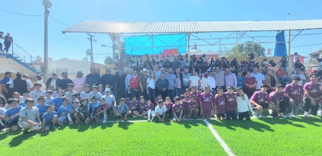 Entrega alcalde de Jiutepec rehabilitación de cancha de futbol de colonia Tlahuapan