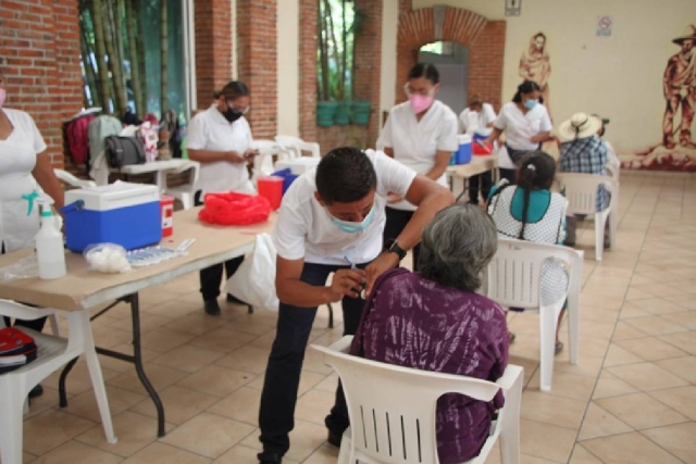 Este martes concluyirá la aplicación de la segunda dosis de la vacuna AstraZeneca en Tlaltizapán para adultos mayores de 60 años.