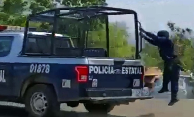 Policía que se cayó de la patrulla tuvo una contusión en la cadera