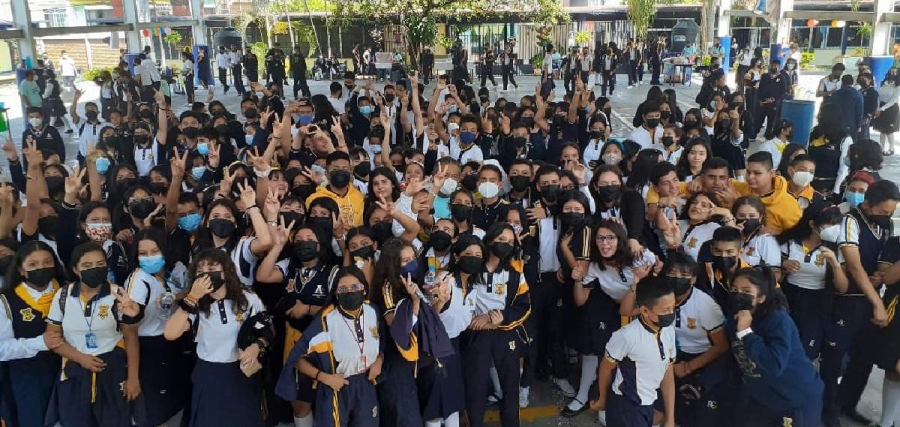 Todos los alumnos regresaron a las aulas después de dos años.