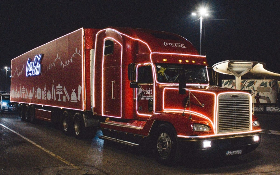 Piden a Cofepris cancelar las Caravanas Navideñas de Coca-Cola