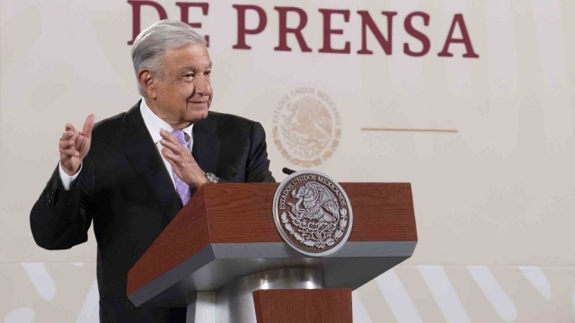 AMLO le responde a EU: México no fabrica fentanilo, solo troquela las pastillas azules