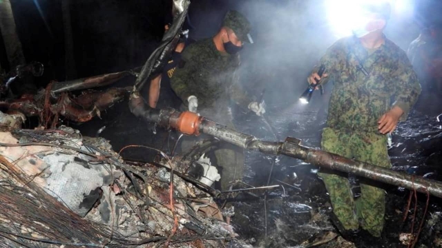 Encuentran la caja negra del avión militar.