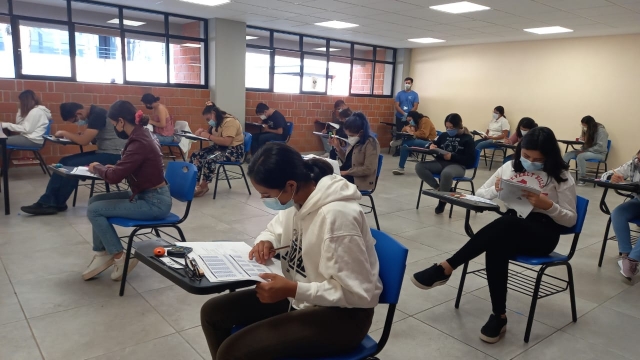 Inició este sábado examen de admisión en la UAEM, en 18 sedes