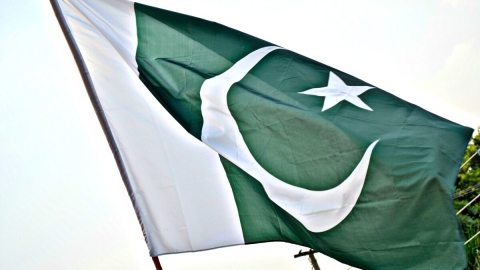 Al menos 24 personas mueren en dos accidentes vehiculares en Pakist&aacute;n