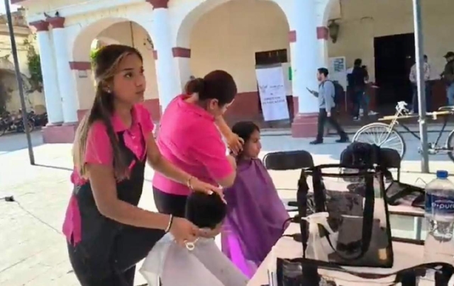 Realizan jornada gratuita de cortes de pelo en Cuautla