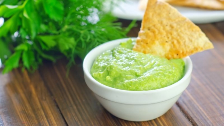 Salsa cremosa de jalapeño, dale un toque diferente a tus antojitos con esta receta