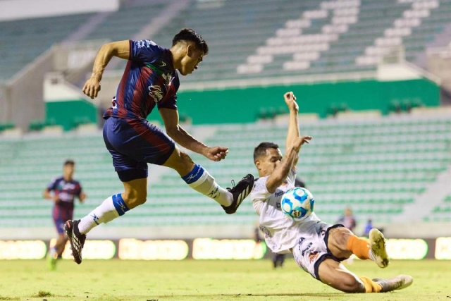 Fue hasta el minuto 92 cuando el Atlante logr&oacute; marcar el &uacute;nico tanto del partido, jugado en el estadio Agust&iacute;n &ldquo;Coruco&rdquo; D&iacute;az.