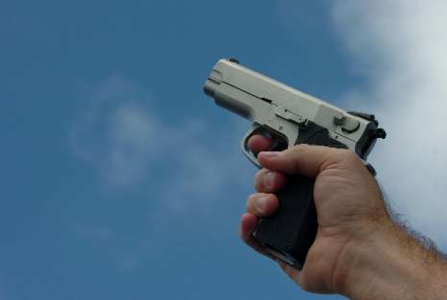 Hombre ebrio realizó disparos al aire