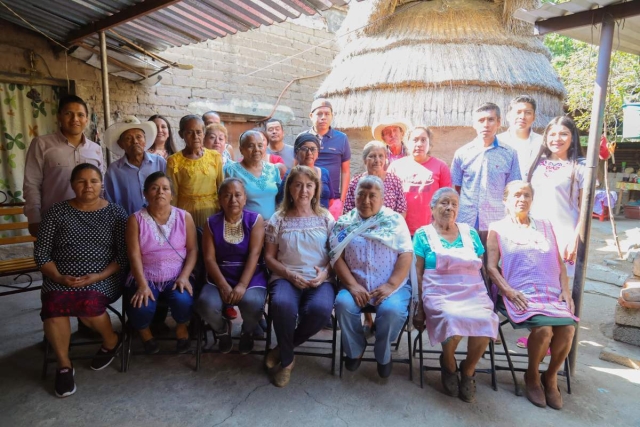Cocineras tradicionales recibirán apoyo para difundir la gastronomía de los pueblos: Margarita González Saravia