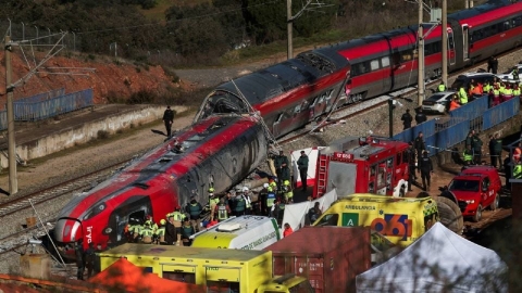 Accidente de trenes en Espa&ntilde;a suma 39 v&iacute;ctimas mortales
