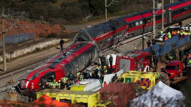 Accidente de trenes en Espa&ntilde;a suma 39 v&iacute;ctimas mortales